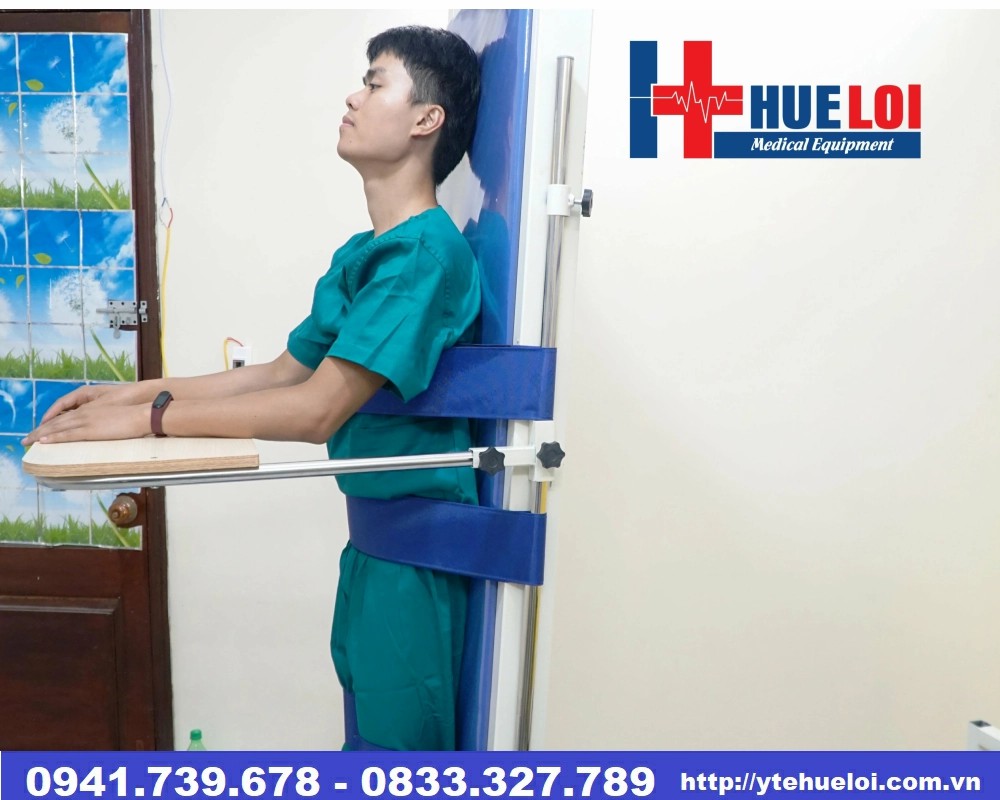 Bàn tập đứng cho người bệnh
