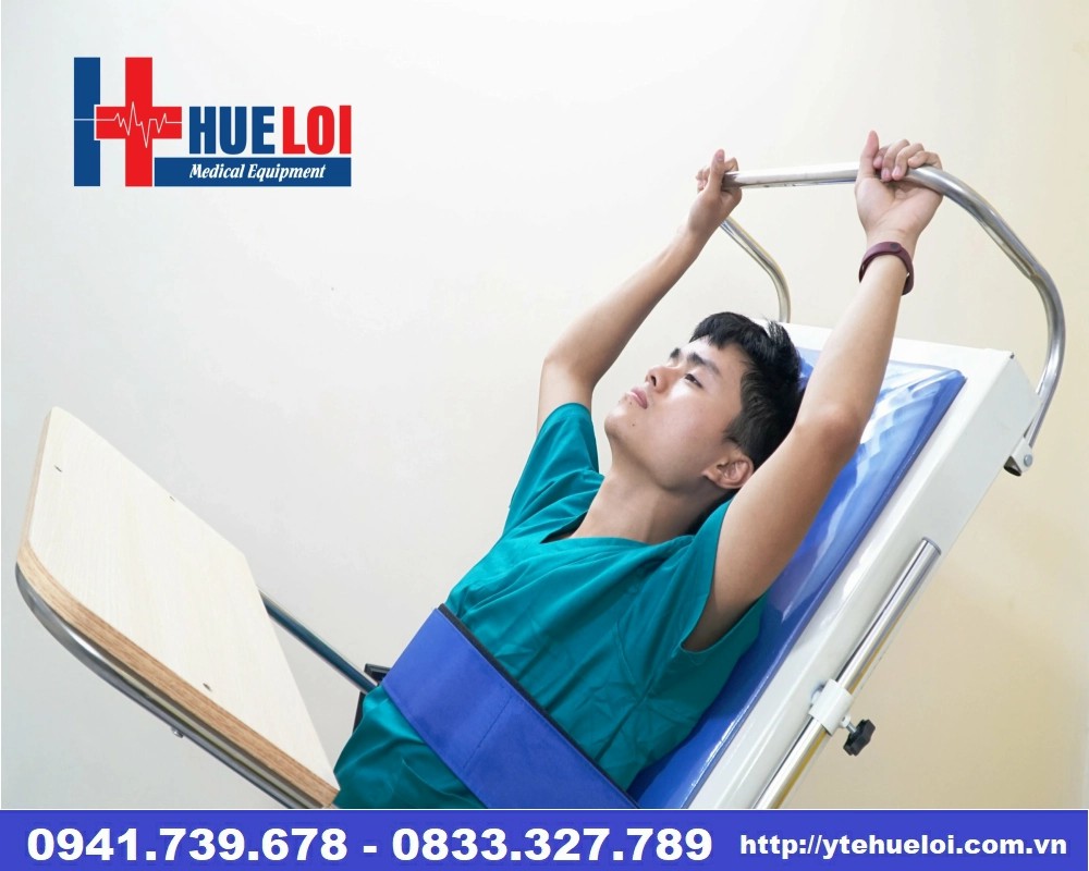 Bàn tập đứng cho người bệnh